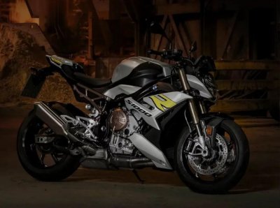 宝马S1000R正式上市,售价188900元起